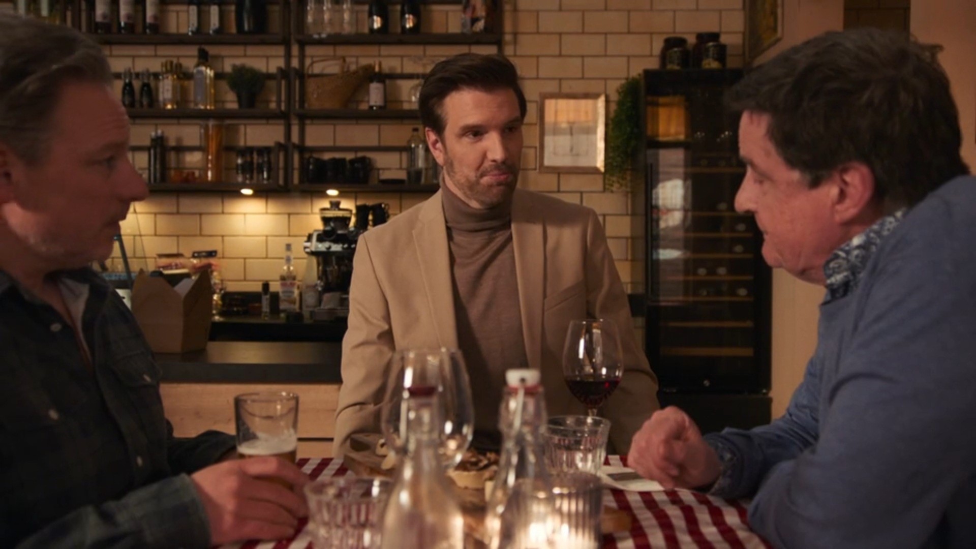 Stefano krijgt een idee door Henk